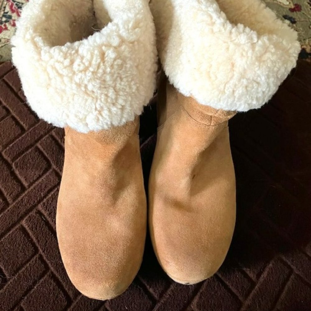Ugg Light Tan boot/clog